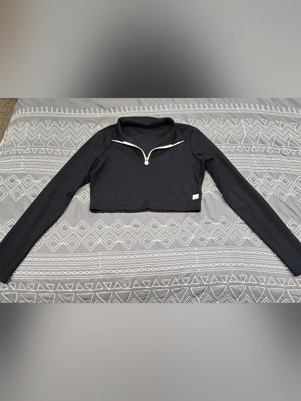 Vuori Studio Half Zip Cropped Longsleeve Size Medium